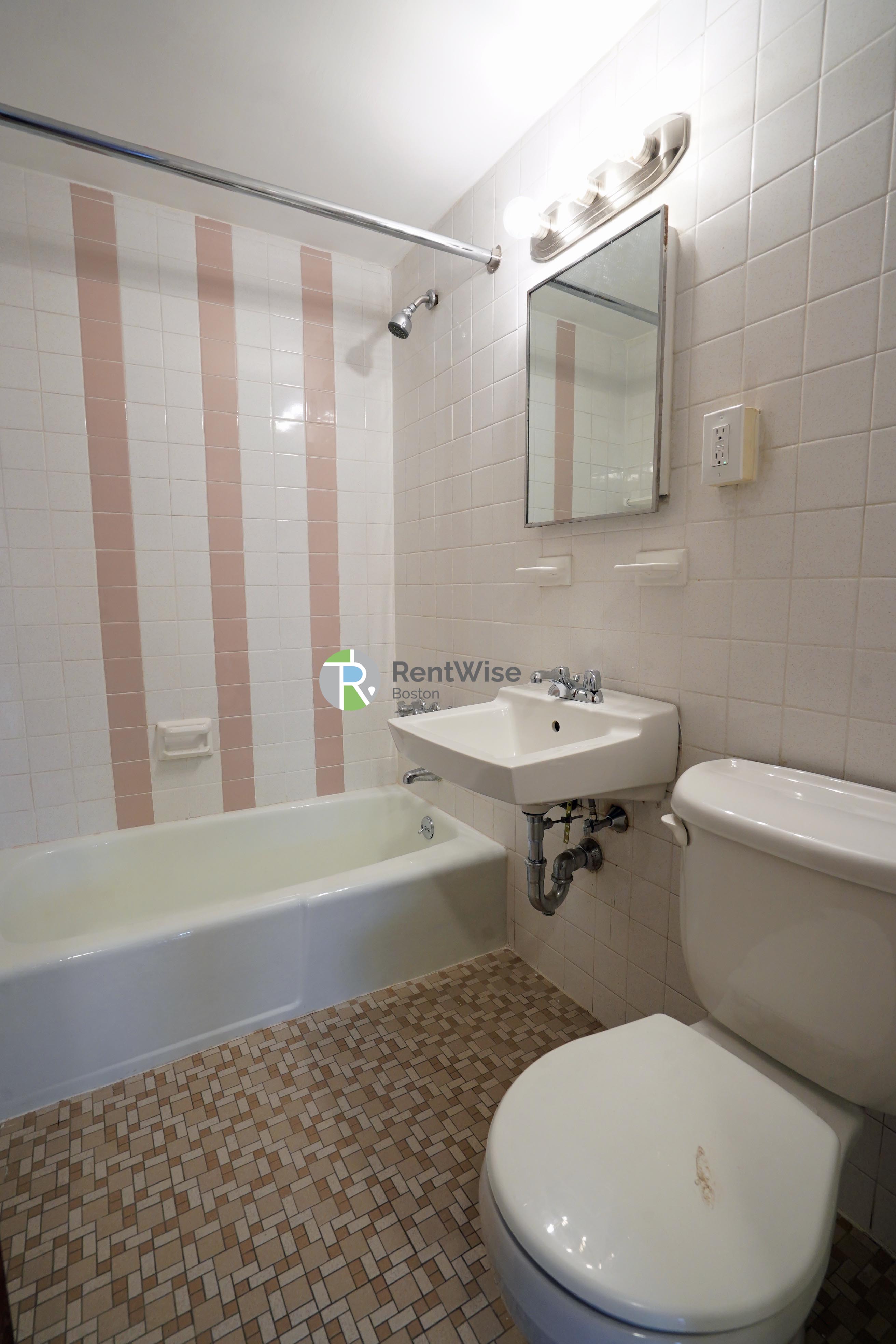 Photo of 74 S Huntington Ave