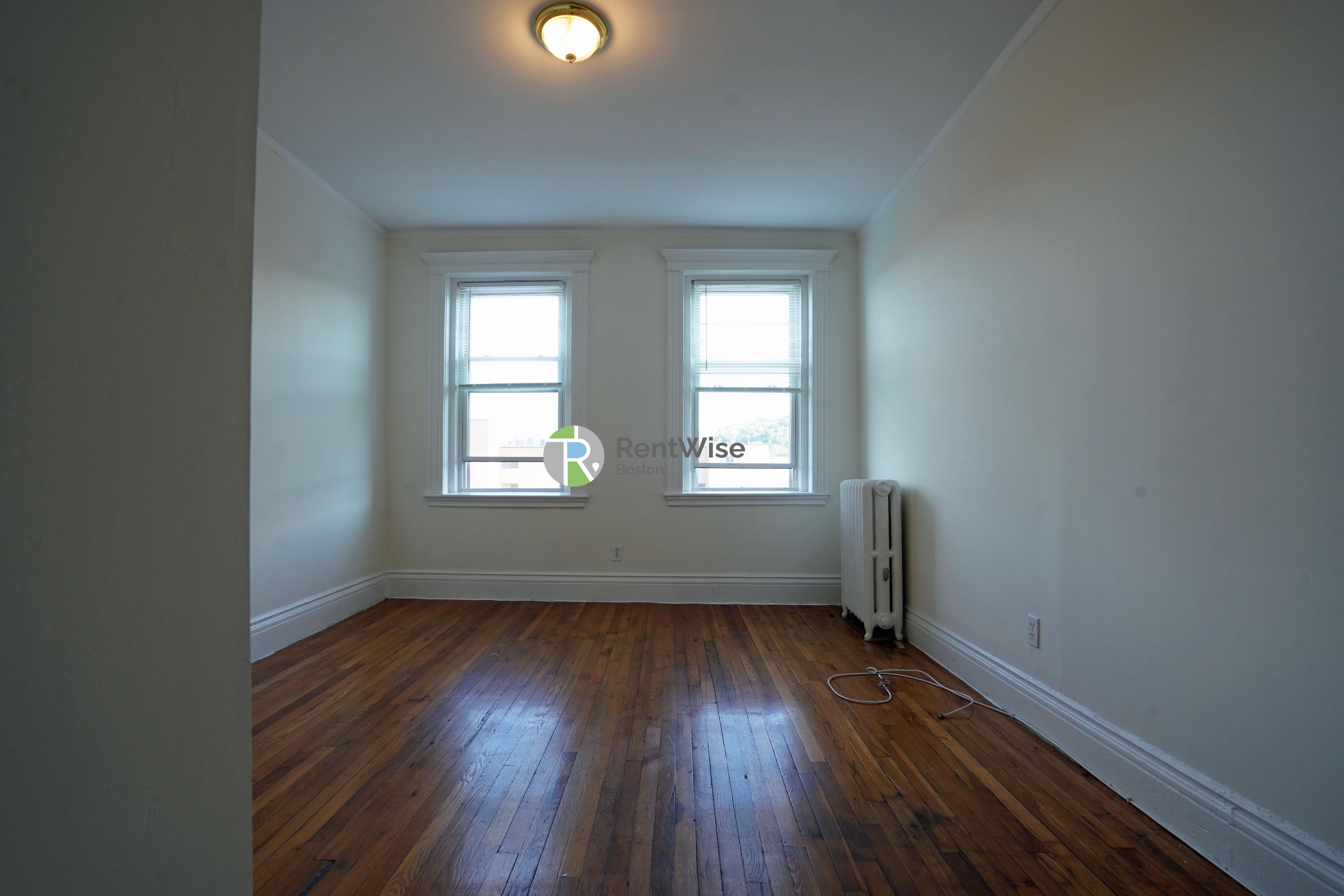 Photo of 1302 Commonwealth Ave