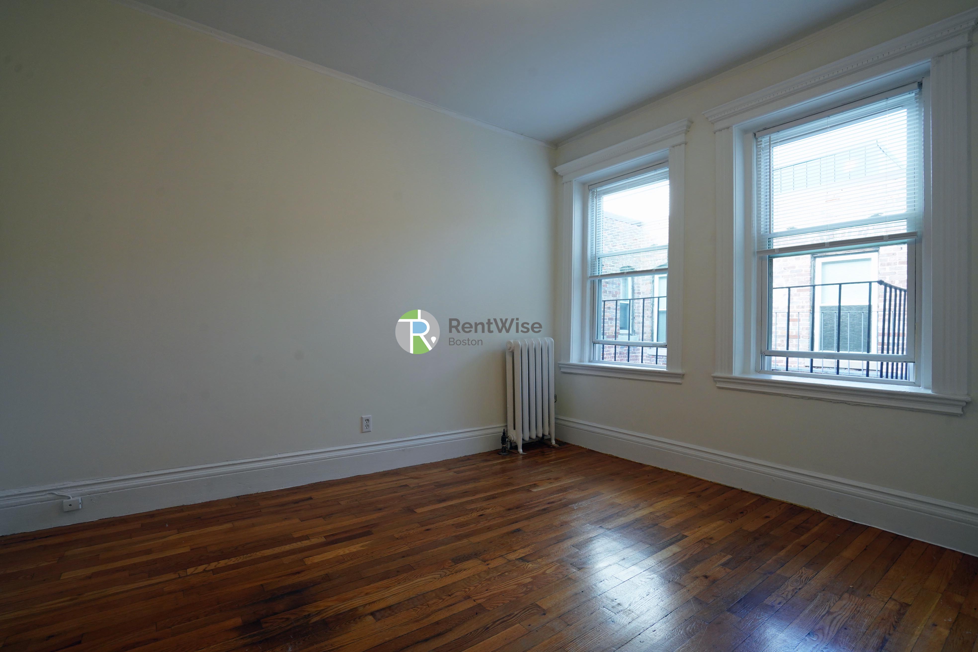 Photo of 1302 Commonwealth Ave