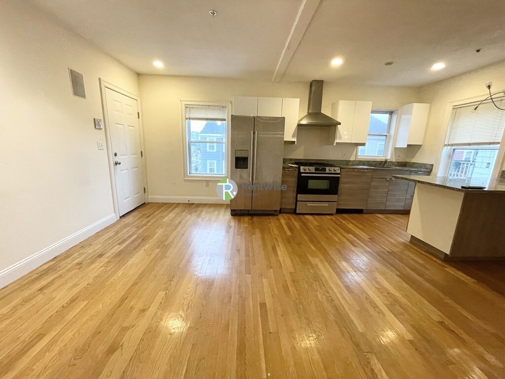 Photo of 128 Hillside St