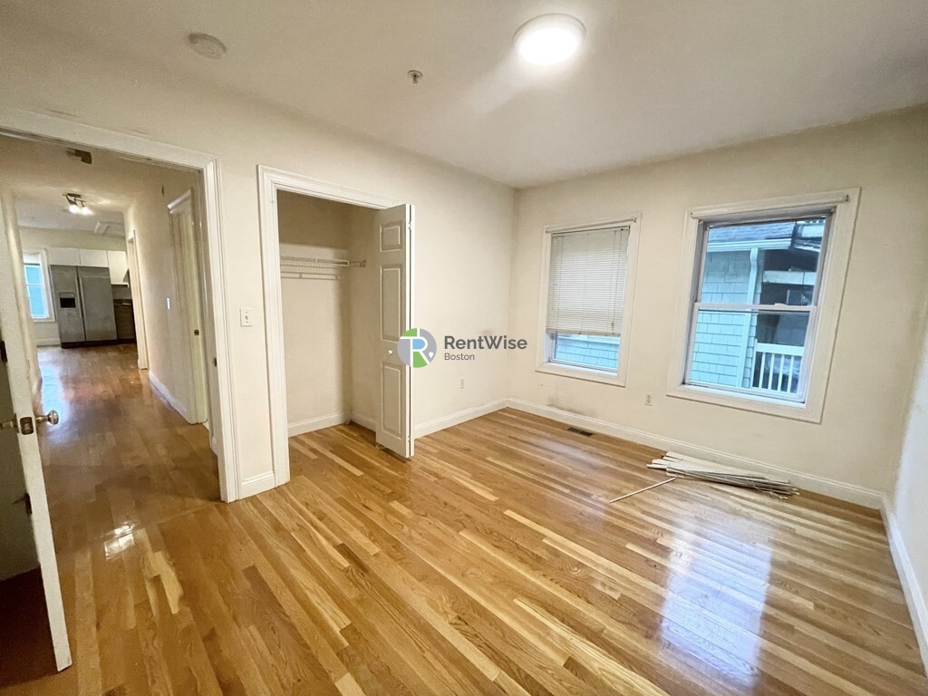Photo of 128 Hillside St