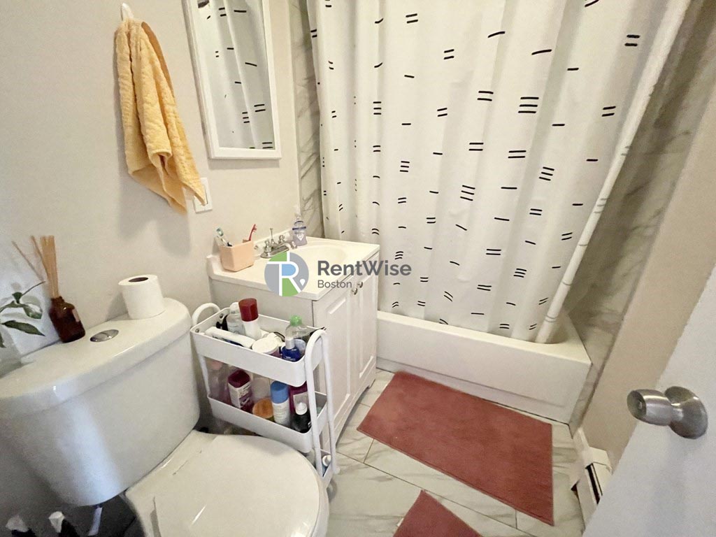 Photo of 1572 Tremont Street
