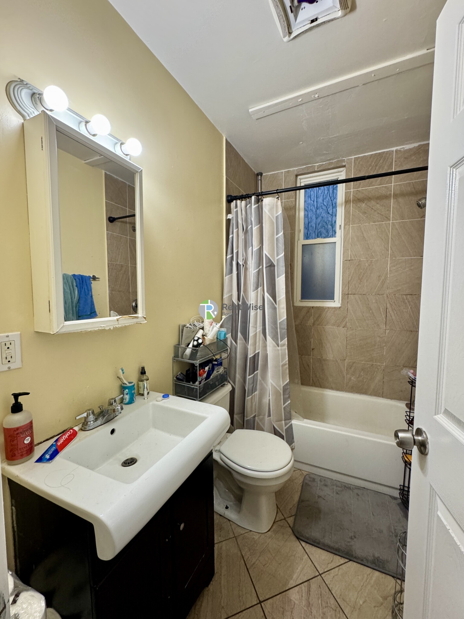 Photo of 731 Parker St
